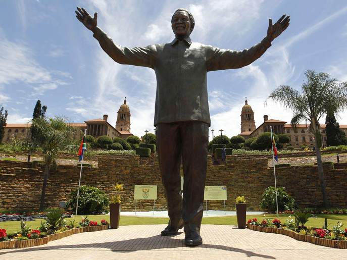 تمثال نيلسون مانديلا 